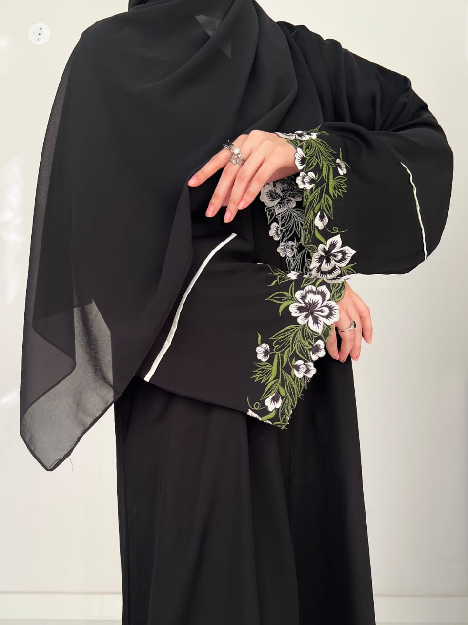 Meerub Abaya (FREE HIJAB)