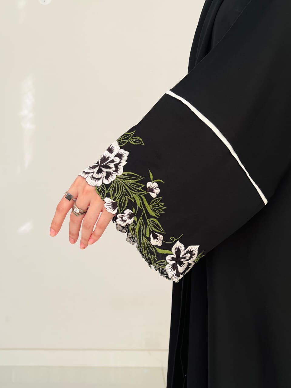 Meerub Abaya (FREE HIJAB)