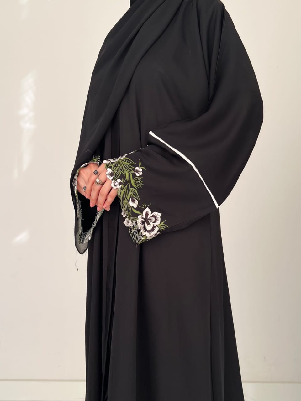 Meerub Abaya (FREE HIJAB)
