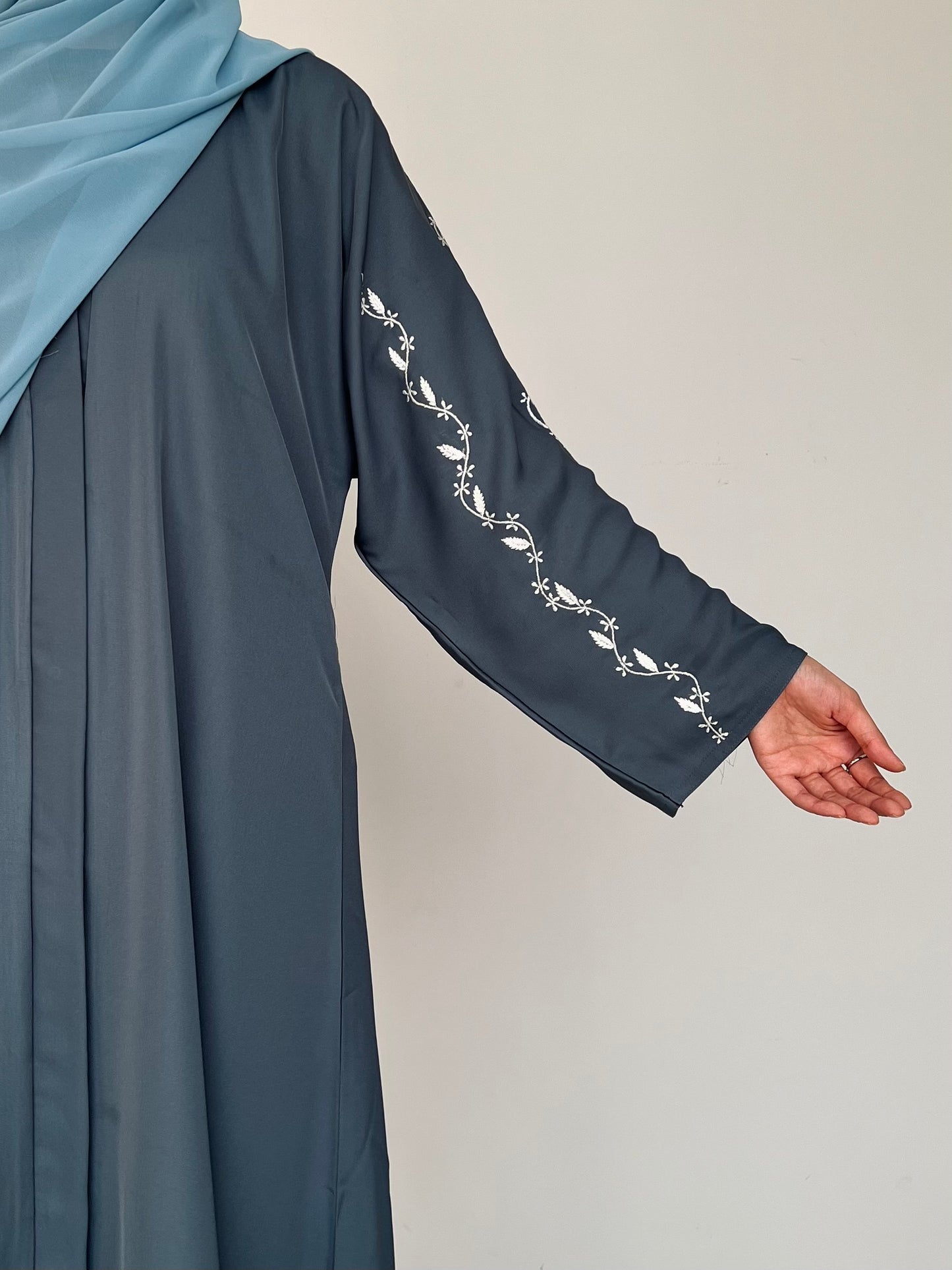 Nayla Abaya